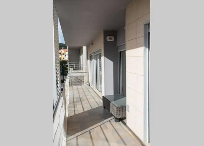 Bay - Piscina ساو مارتينهو دو بورتو